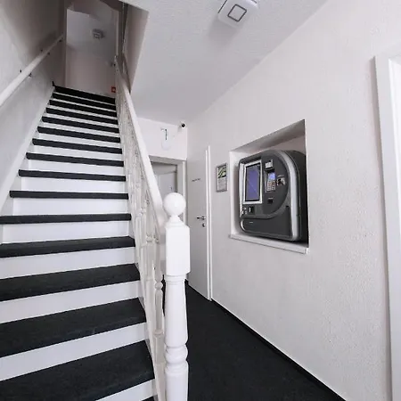 24/7 Selfcheckin Schmiedestrasse Leer