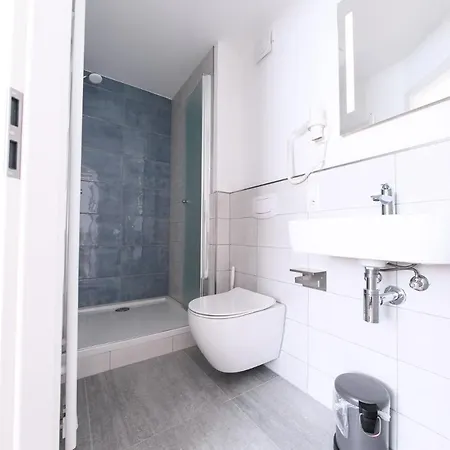 24/7 Selfcheckin Schmiedestrasse Leer