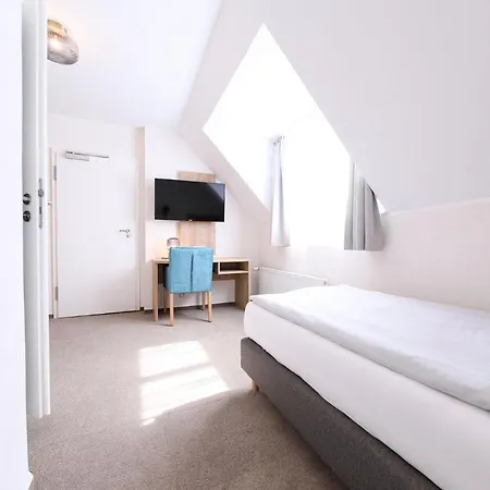 Pensionat 24/7 Selfcheckin Schmiedestrasse 3*