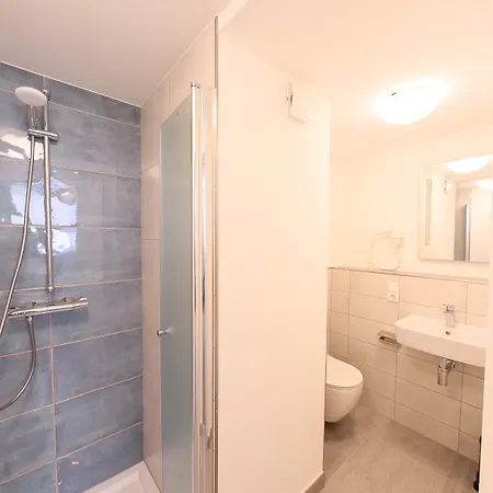 24/7 Selfcheckin Schmiedestrasse Pensionat 3*