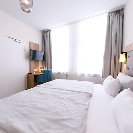 24/7 Selfcheckin Schmiedestrasse 3* Leer